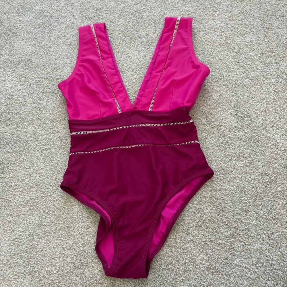 Aava Aria One Piece Swimsuit Womens S Pink Deep‎ V Beach Vacation Resort